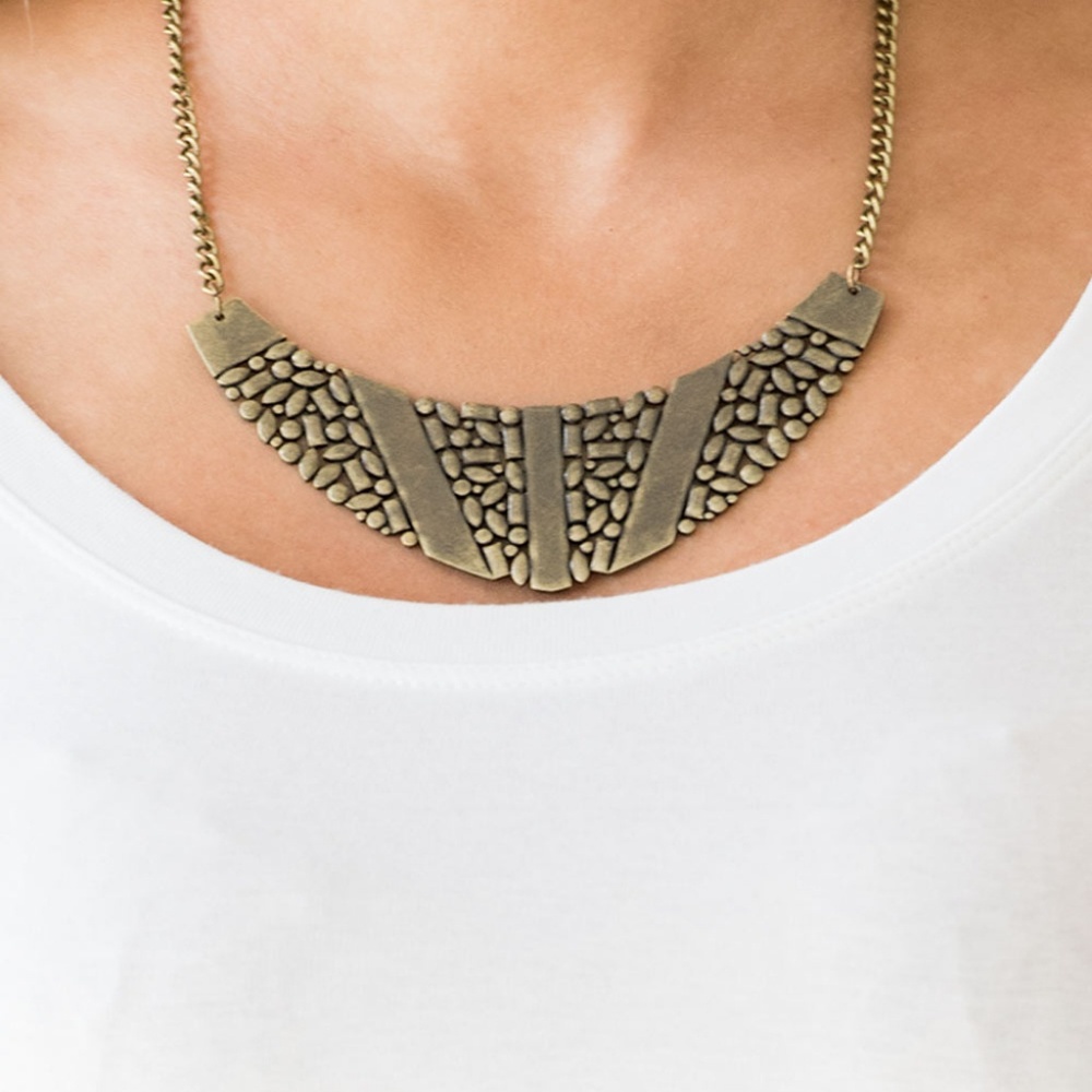 NECKLACE - Picture 2 of 3
